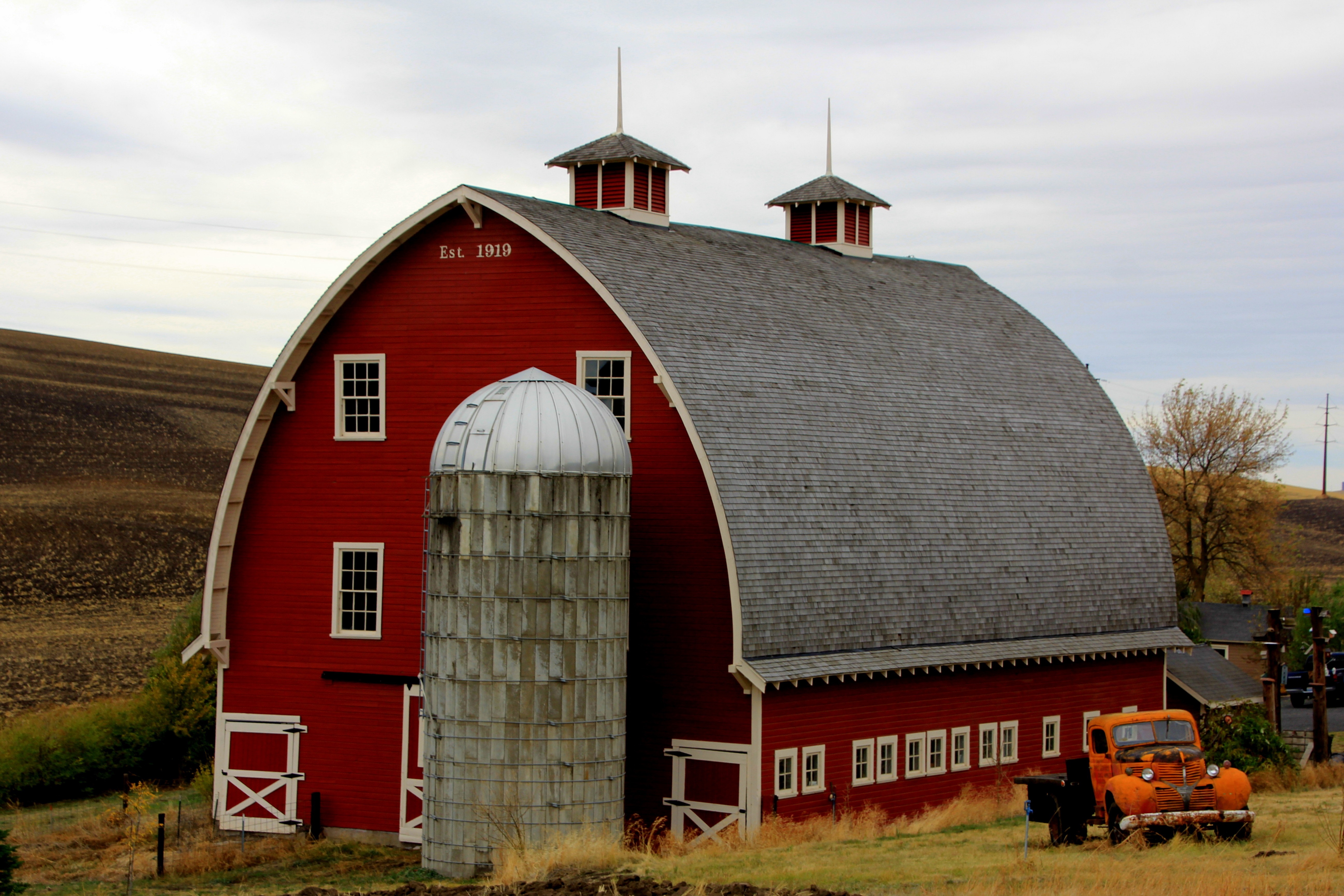 Dome Barn Old Truck Reacch